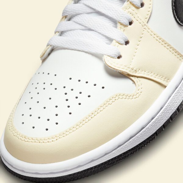 נעלי נייק אייר ג'ורדן | Nike air jordan 1 mid coconut milk