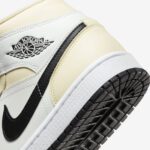נעלי נייק אייר ג'ורדן | Nike air jordan 1 mid coconut milk
